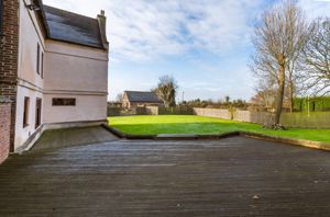 SIDE GARDEN- click for photo gallery